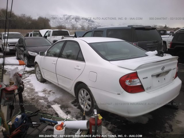 4T1BF30K94U063571 - 2004 TOYOTA CAMRY LE/XLE/SE WHITE photo 3