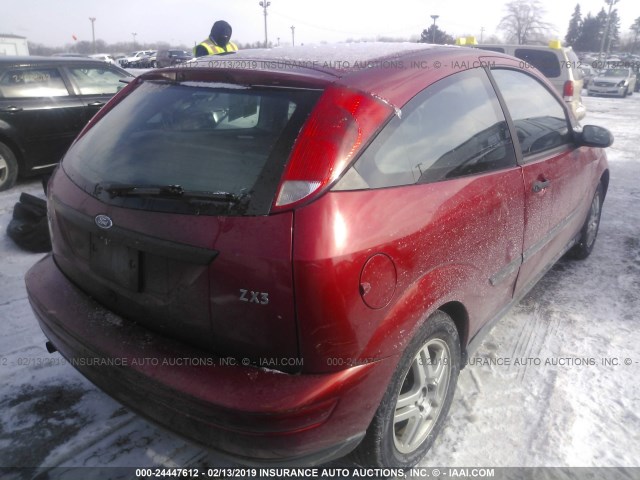 3FAFP313XYR239783 - 2000 FORD FOCUS ZX3 RED photo 4