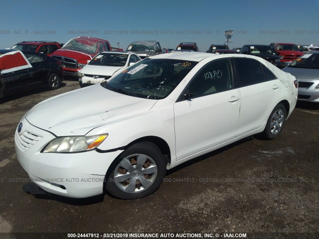 4T4BE46K28R034196 - 2008 TOYOTA CAMRY CE/LE/XLE/SE WHITE photo 2