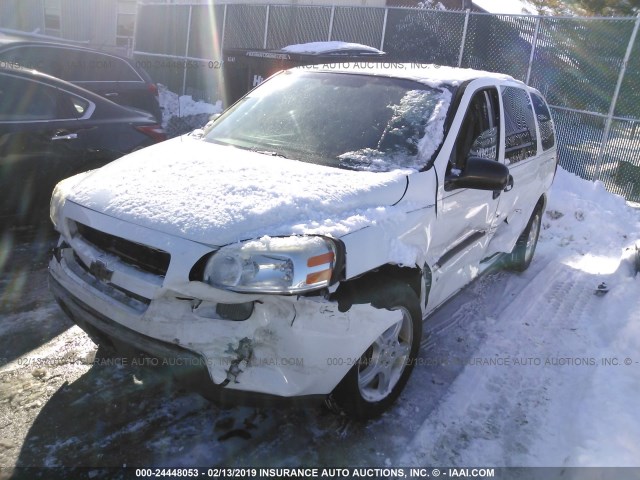 1GNDV23148D111004 - 2008 CHEVROLET UPLANDER LS 银色 照片 2