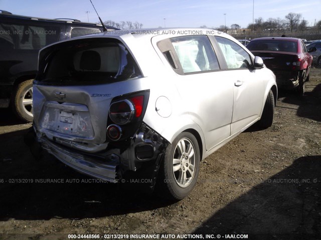 1G1JA6SH9C4117136 - 2012 CHEVROLET SONIC LS 银色 照片 4