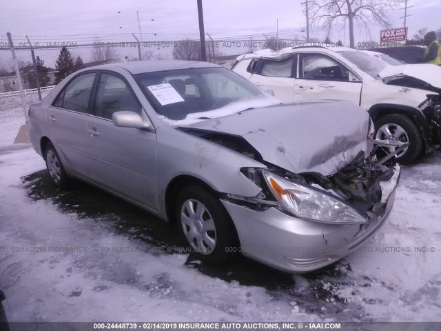4T1BE32K94U322236 - 2004 TOYOTA CAMRY LE/XLE/SE SILVER photo 1