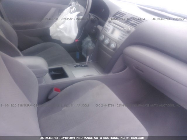 4T1BE46K49U869583 - 2009 TOYOTA CAMRY SE/LE/XLE 浅蓝色 照片 5