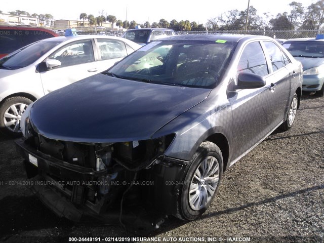 4T1BF1FK2EU335620 - 2014 TOYOTA CAMRY L/SE/LE/XLE Boz foto 2