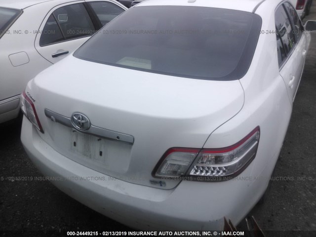 4T1BB3EK1BU136434 - 2011 TOYOTA CAMRY HYBRID WHITE photo 4