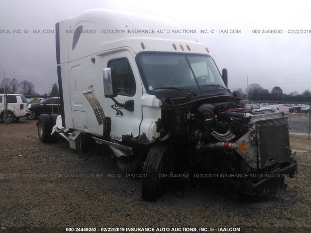 1FUJGLBG1DSFB0001 - 2013 FREIGHTLINER CASCADIA 125  WHITE photo 1