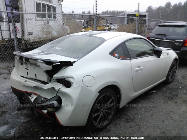 JF1ZNAA16H8708133 - 2017 TOYOTA 86 SPECIAL EDITION WHITE photo 4