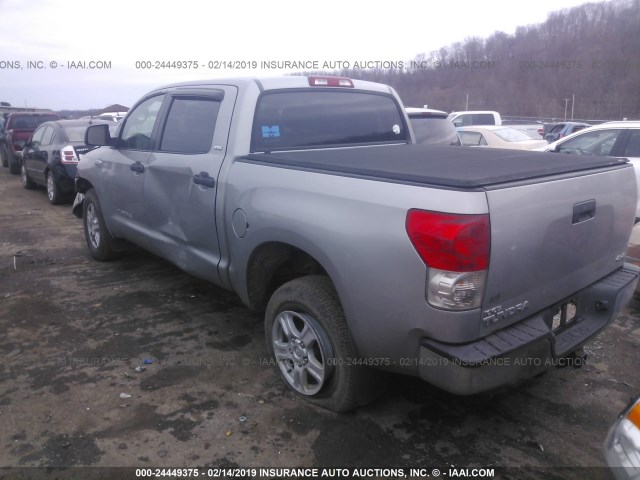 5TBDV54117S478477 - 2007 TOYOTA TUNDRA CREWMAX SR5 SILVER photo 3