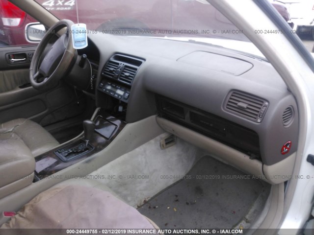 JT8BH22F2T0068009 - 1996 LEXUS LS 400 WHITE photo 5