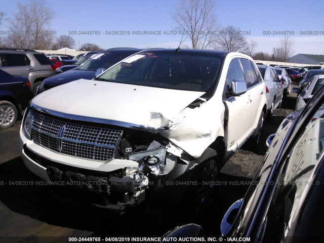 2LMDU68C88BJ27919 - 2008 LINCOLN MKX WHITE photo 2