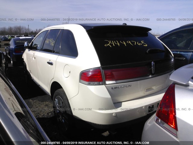 2LMDU68C88BJ27919 - 2008 LINCOLN MKX WHITE photo 3