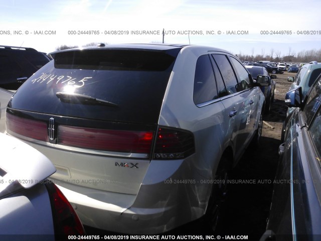 2LMDU68C88BJ27919 - 2008 LINCOLN MKX WHITE photo 4