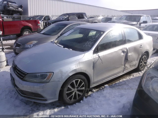 3VWD67AJ3GM243838 - 2016 VOLKSWAGEN JETTA SE SILVER photo 2