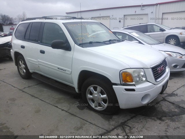 1GKDT13S842367576 - 2004 GMC ENVOY WHITE photo 1