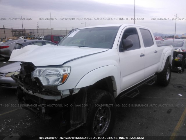 5TFKU4HN2FX006595 - 2015 TOYOTA TACOMA DBL CAB PRERUNNER LNG BED WHITE photo 2