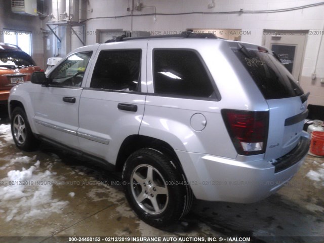 1J4GR48K05C686882 - 2005 JEEP GRAND CHEROKEE LAREDO/COLUMBIA/FREEDOM 银色 照片 3