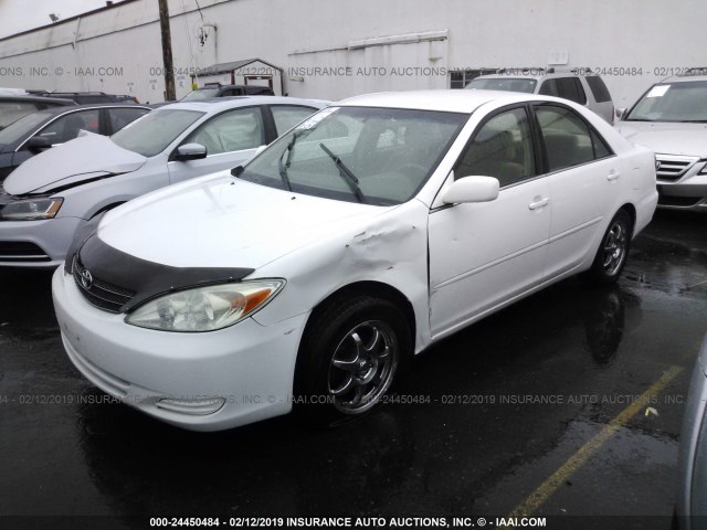 JTDBE32K330175180 - 2003 TOYOTA CAMRY LE/XLE 白色 照片 2