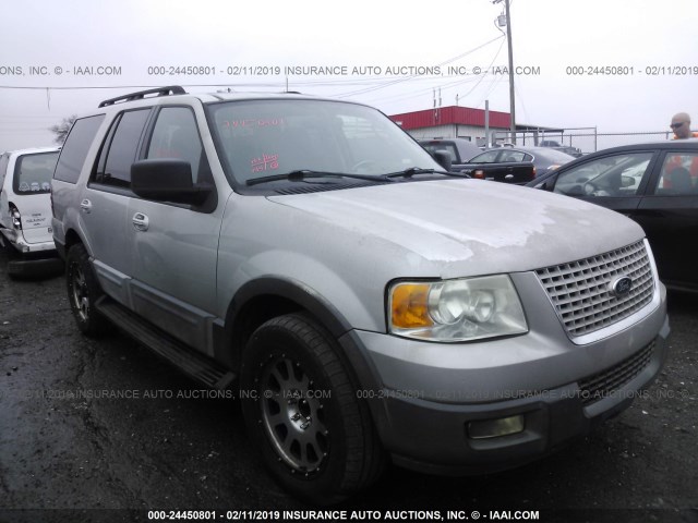 1FMPU15565LA00762 - 2005 FORD EXPEDITION XLT SILVER photo 1