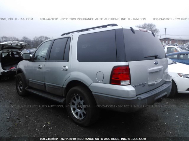 1FMPU15565LA00762 - 2005 FORD EXPEDITION XLT SILVER photo 3