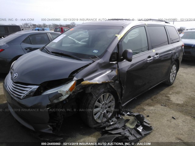 5TDYK3DC3CS224061 - 2012 TOYOTA SIENNA XLE/LIMITED GRAY photo 2