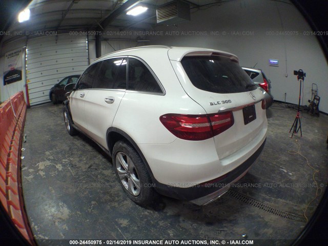 WDC0G4KB7JF305781 - 2018 MERCEDES-BENZ GLC 300 4MATIC WHITE photo 3