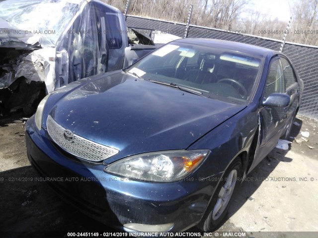 4T1BF32K02U533240 - 2002 TOYOTA CAMRY LE/XLE/SE BLUE photo 2