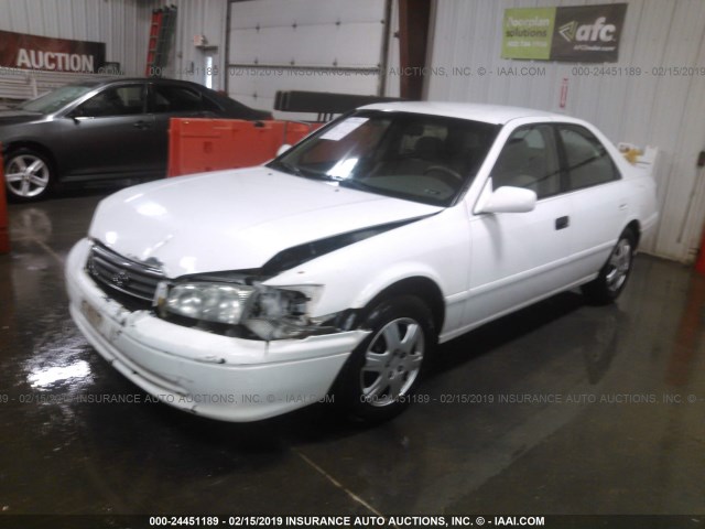 4T1BG22K61U833550 - 2001 TOYOTA CAMRY CE/LE/XLE WHITE photo 2