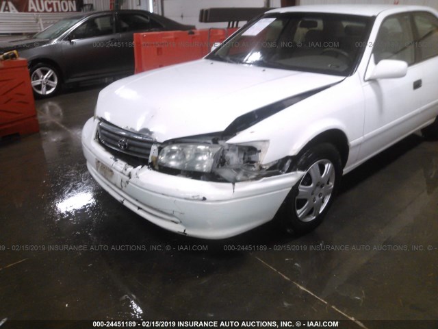 4T1BG22K61U833550 - 2001 TOYOTA CAMRY CE/LE/XLE WHITE photo 6