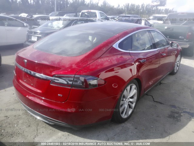 5YJSA1S11EFP38190 - 2014 TESLA MODEL S RED photo 4