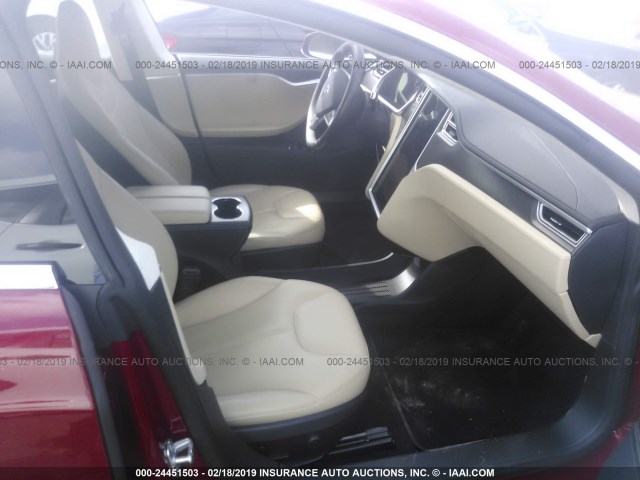 5YJSA1S11EFP38190 - 2014 TESLA MODEL S RED photo 5