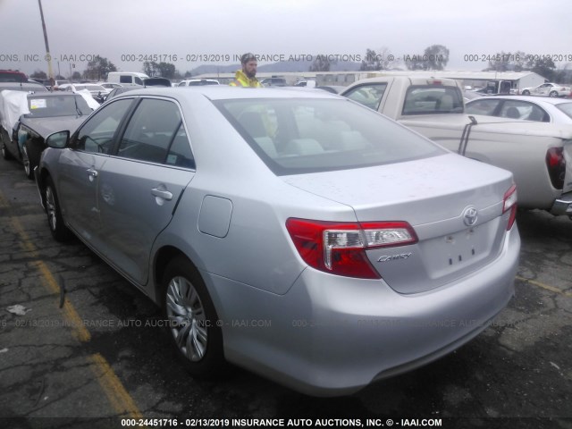 4T1BF1FK9CU030001 - 2012 TOYOTA CAMRY SE/LE/XLE 银色 照片 3
