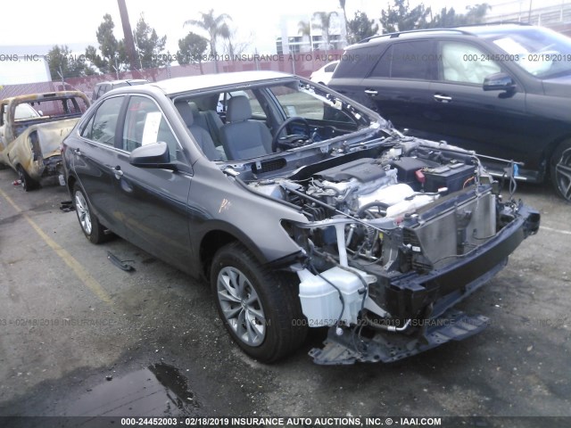 4T1BF1FK8GU266077 - 2016 TOYOTA CAMRY LE/XLE/SE/XSE GRAY photo 1