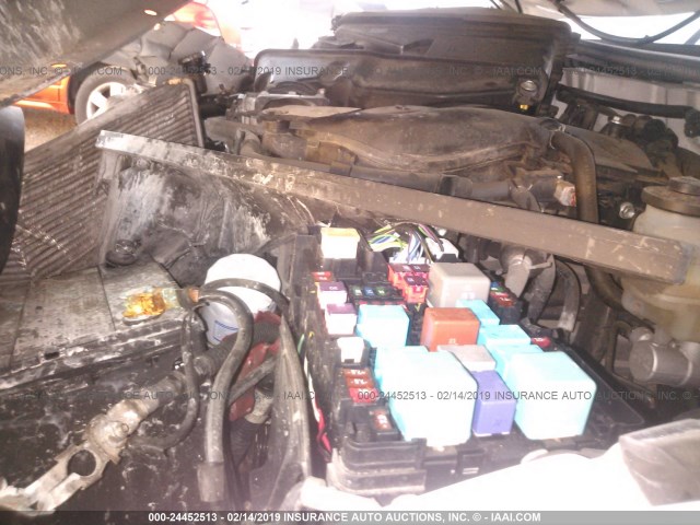 5TFJU4GN9BX001031 - 2011 TOYOTA TACOMA DOUBLE CAB PRERUNNER WHITE photo 10