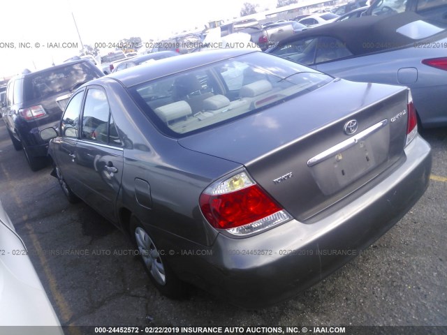 4T1BE32K46U646763 - 2006 TOYOTA CAMRY LE/XLE/SE GRAY photo 3