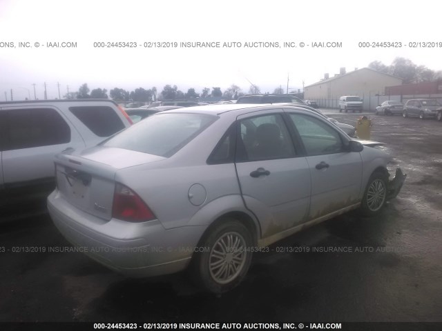 1FAFP34N27W263200 - 2007 FORD FOCUS ZX4/S/SE/SES 银色 照片 4
