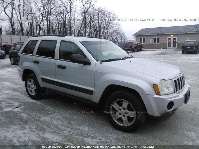 1J4GR48K15C581722 - 2005 JEEP GRAND CHEROKEE LAREDO/COLUMBIA/FREEDOM 银色 照片 1