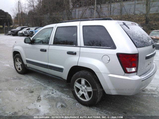 1J4GR48K15C581722 - 2005 JEEP GRAND CHEROKEE LAREDO/COLUMBIA/FREEDOM 银色 照片 3