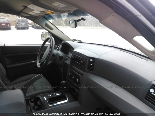 1J4GR48K15C581722 - 2005 JEEP GRAND CHEROKEE LAREDO/COLUMBIA/FREEDOM 银色 照片 5