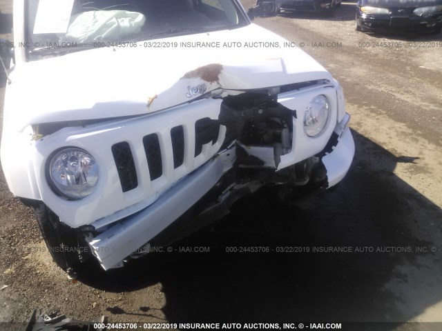 1C4NJRFB8GD580729 - 2016 JEEP PATRIOT LATITUDE WHITE photo 6