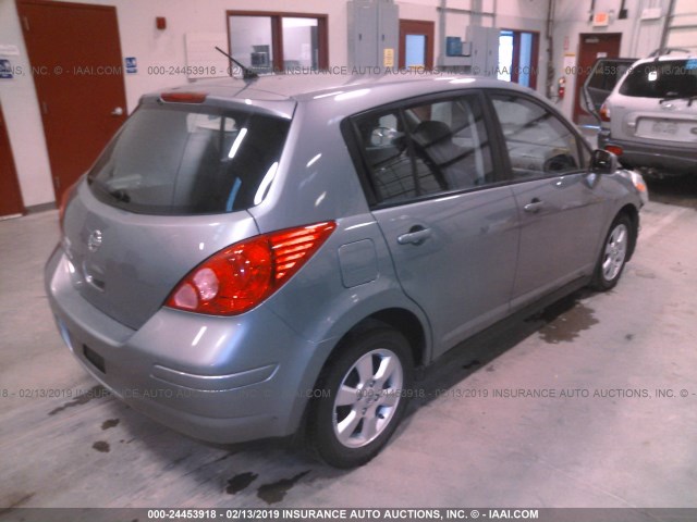 3N1BC13EX9L477793 - 2009 NISSAN VERSA S/SL GRAY photo 4