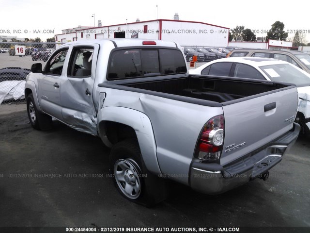 5TFJX4GN8BX003506 - 2011 TOYOTA TACOMA DOUBLE CAB 银色 照片 3