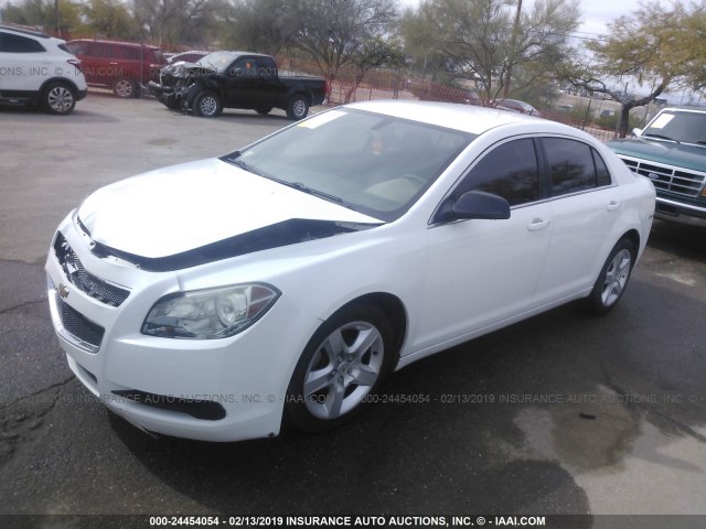 1G1ZB5EB2AF275742 - 2010 CHEVROLET MALIBU LS WHITE photo 2