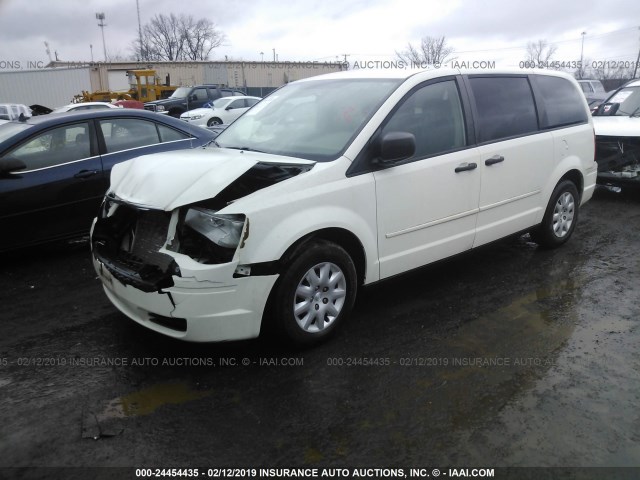 2A8HR44H28R743902 - 2008 CHRYSLER TOWN & COUNTRY LX WHITE photo 2