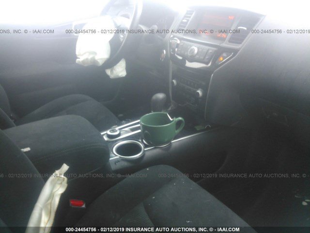 5N1AR2MMXGC642605 - 2016 NISSAN PATHFINDER S/SV/SL/PLATINUM GRAY photo 5