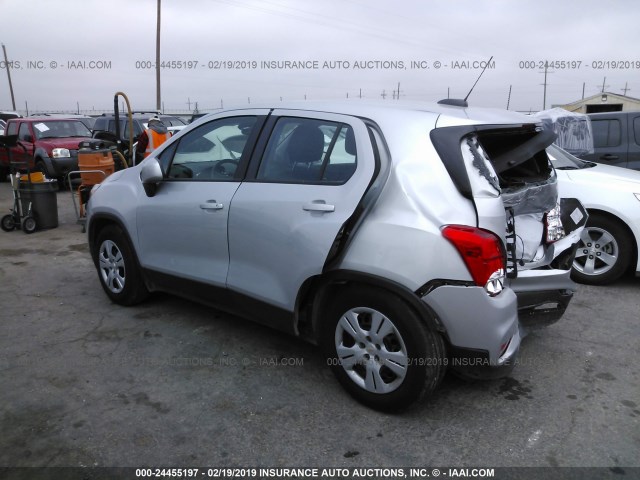 3GNCJKSB5JL210027 - 2018 CHEVROLET TRAX LS SILVER photo 3