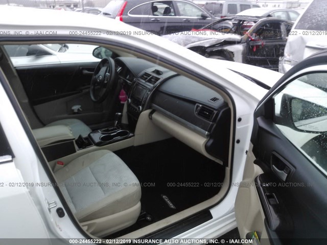 4T1BF1FK9CU507638 - 2012 TOYOTA CAMRY SE/LE/XLE 白色 照片 5