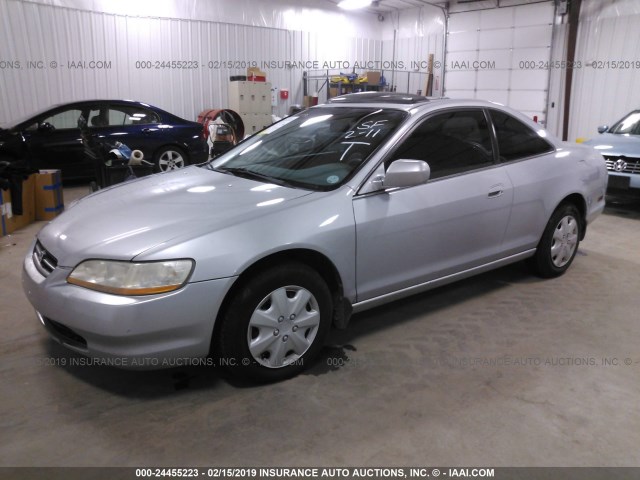 1HGCG2254YA039985 - 2000 HONDA ACCORD SILVER photo 2