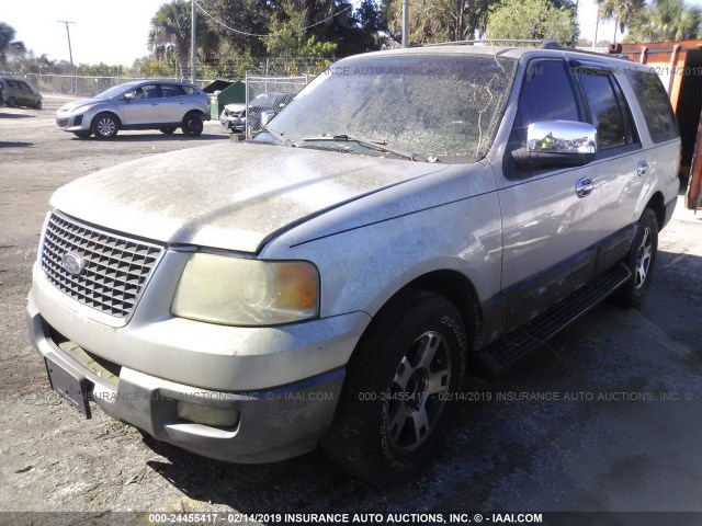 1FMRU15W03LB85034 - 2003 FORD EXPEDITION XLT SILVER photo 2