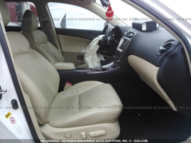 JTHBK262285069583 - 2008 LEXUS IS 250 WHITE photo 5