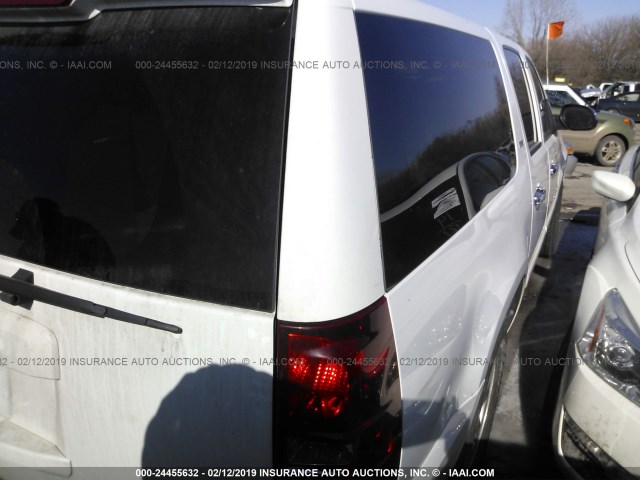 3GNFC16088G158776 - 2008 CHEVROLET SUBURBAN C1500  LS WHITE photo 4